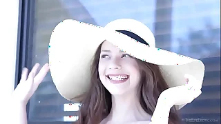 Teen Avri Norwood Masturbating Alfresco